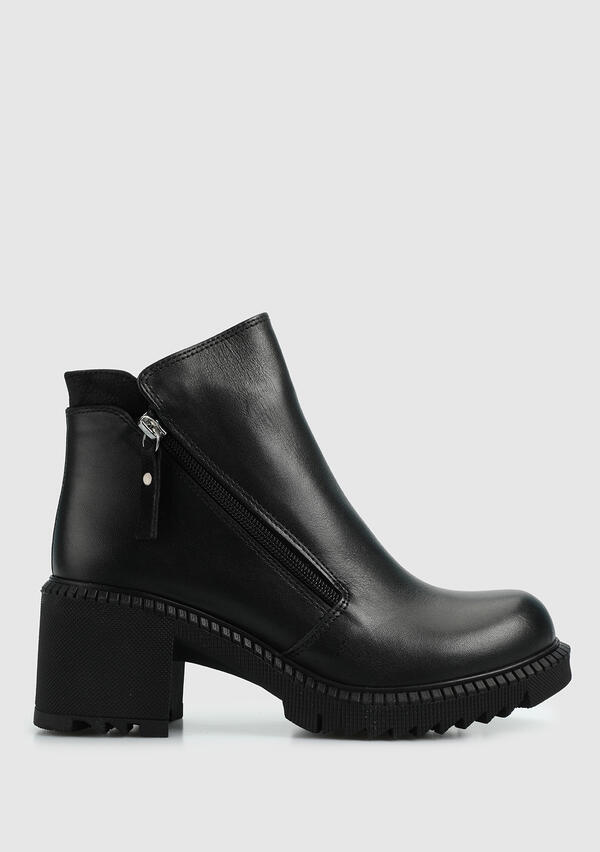 Siyah Deri Kadın Bot