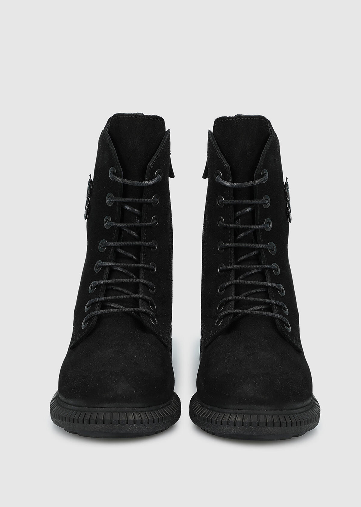 Siyah Deri Kadın Bot