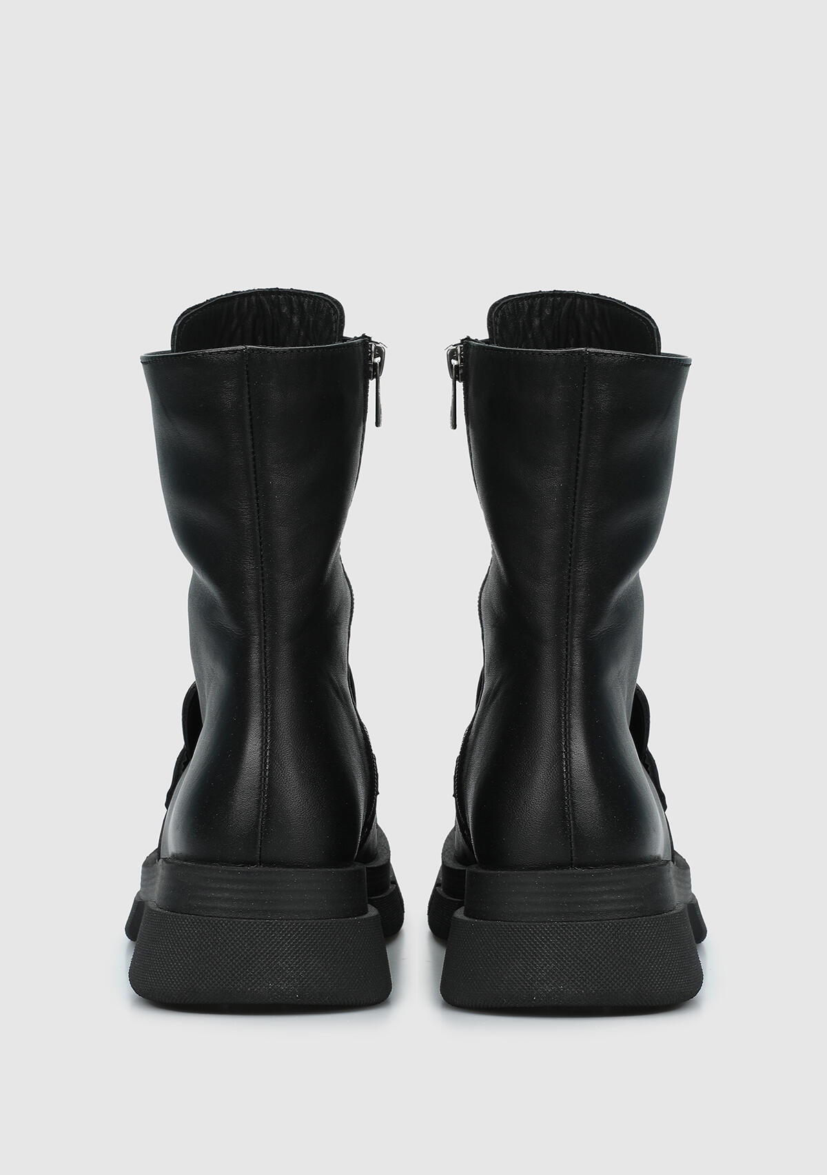 Siyah Deri Kadın Bot