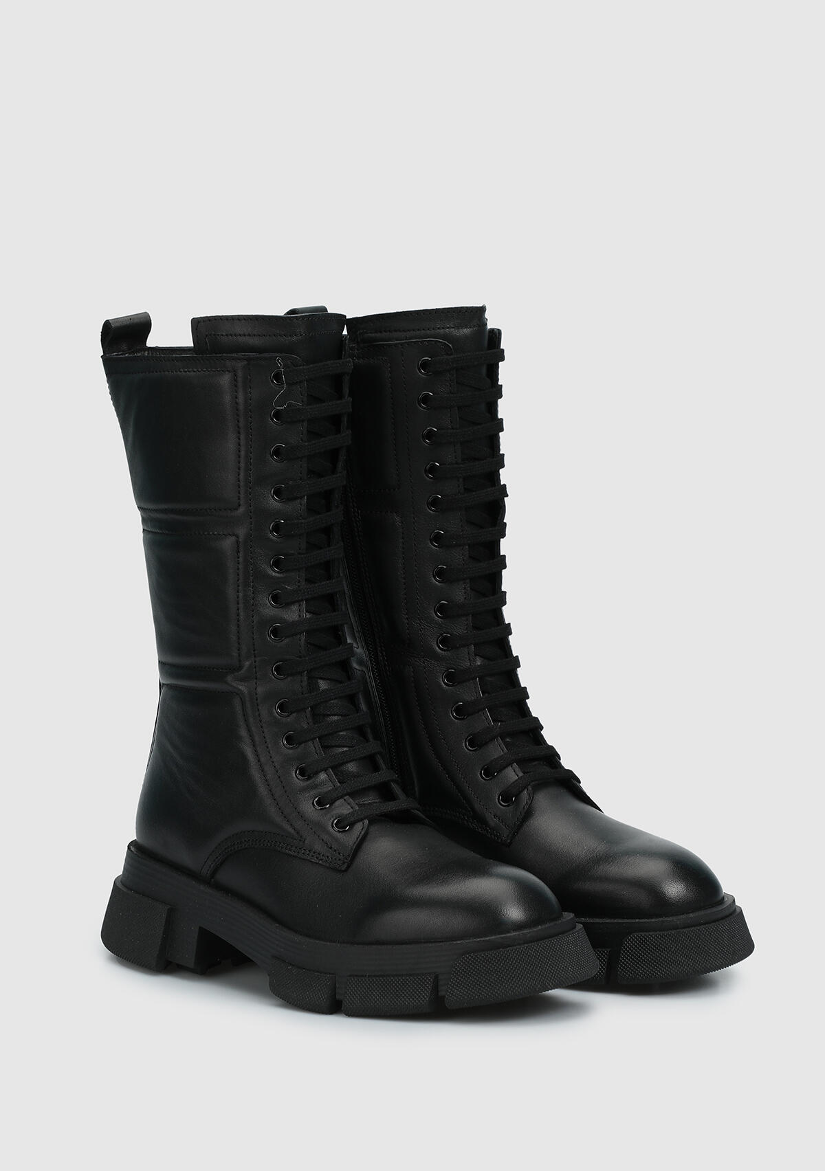 Siyah Deri Kadın Bot