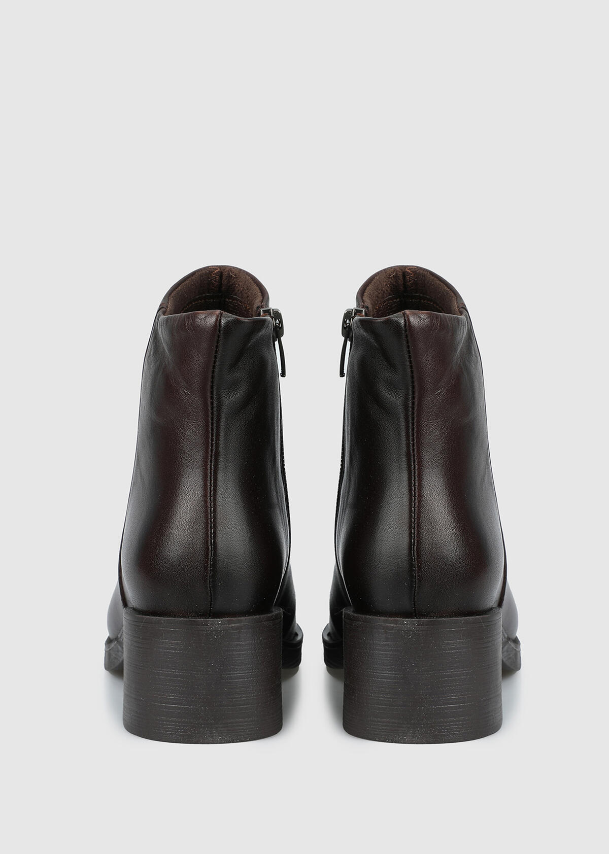 Kahve Deri Kadın Bot