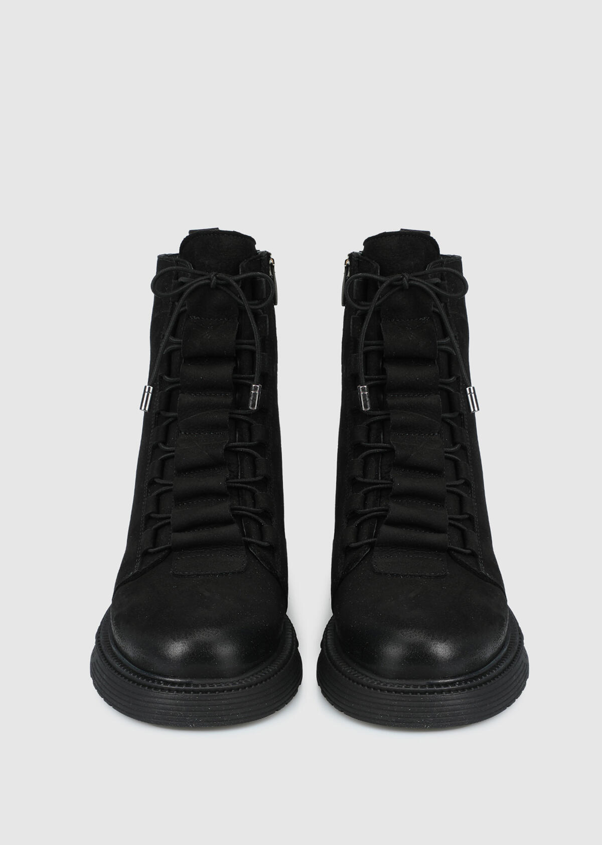 Siyah Deri Kadın Bot