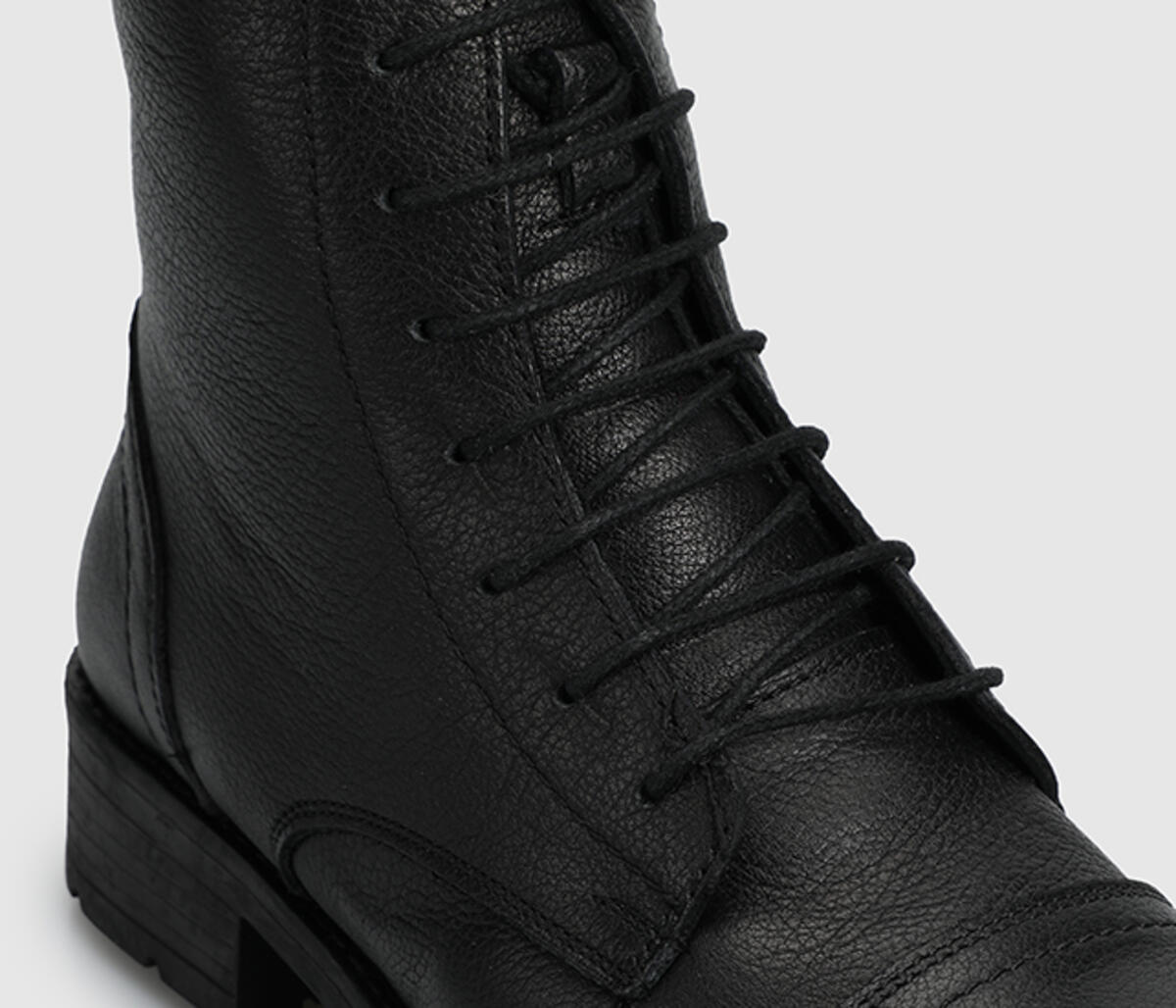 Siyah Deri Kadın Bot