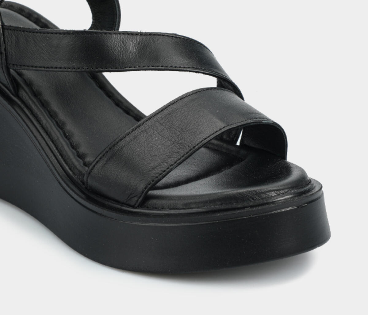 Siyah Deri Kadın Topuklu Sandalet