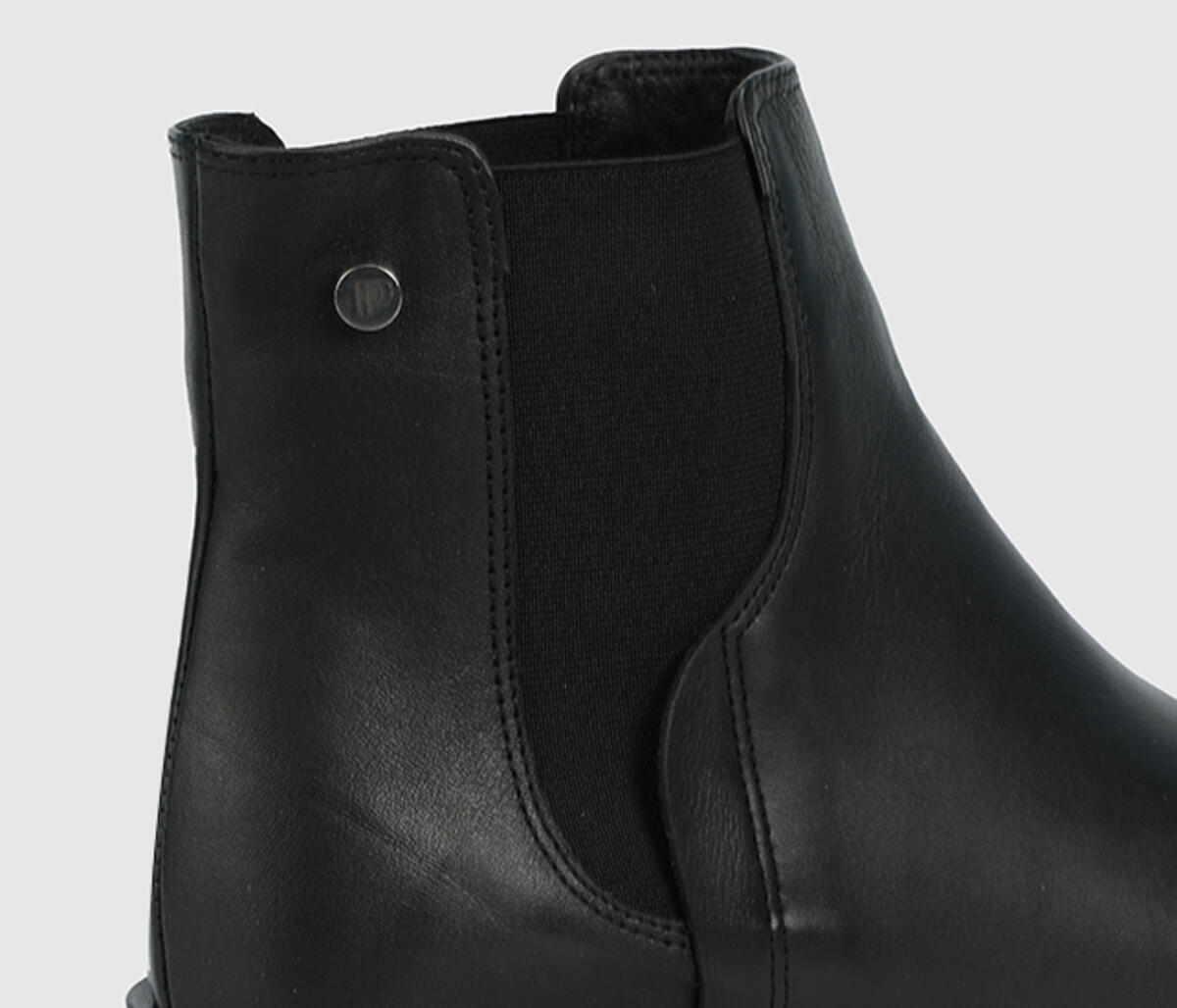 Siyah Deri Kadın Bot