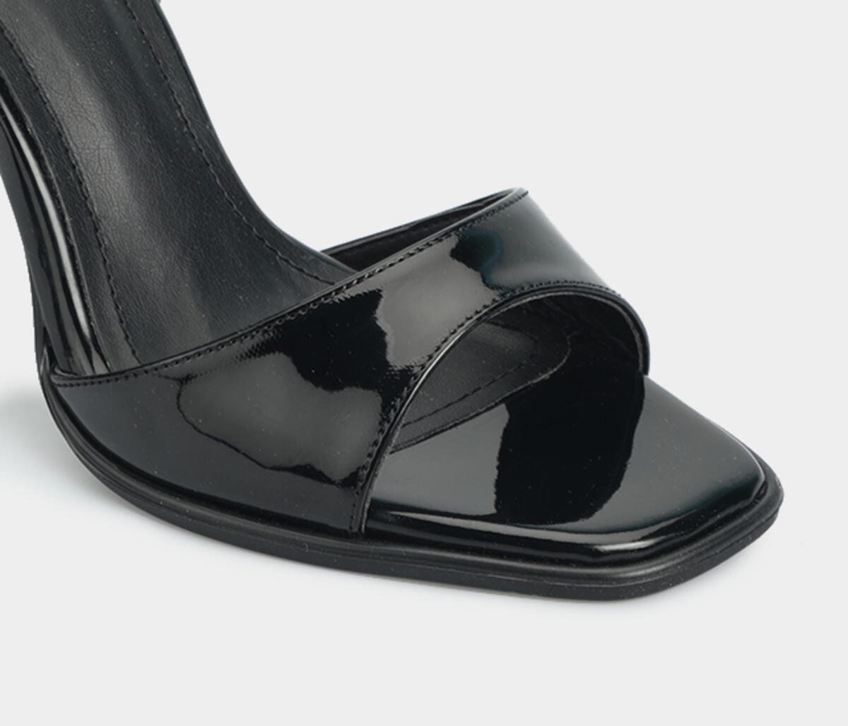 Siyah Kadın Topuklu Sandalet