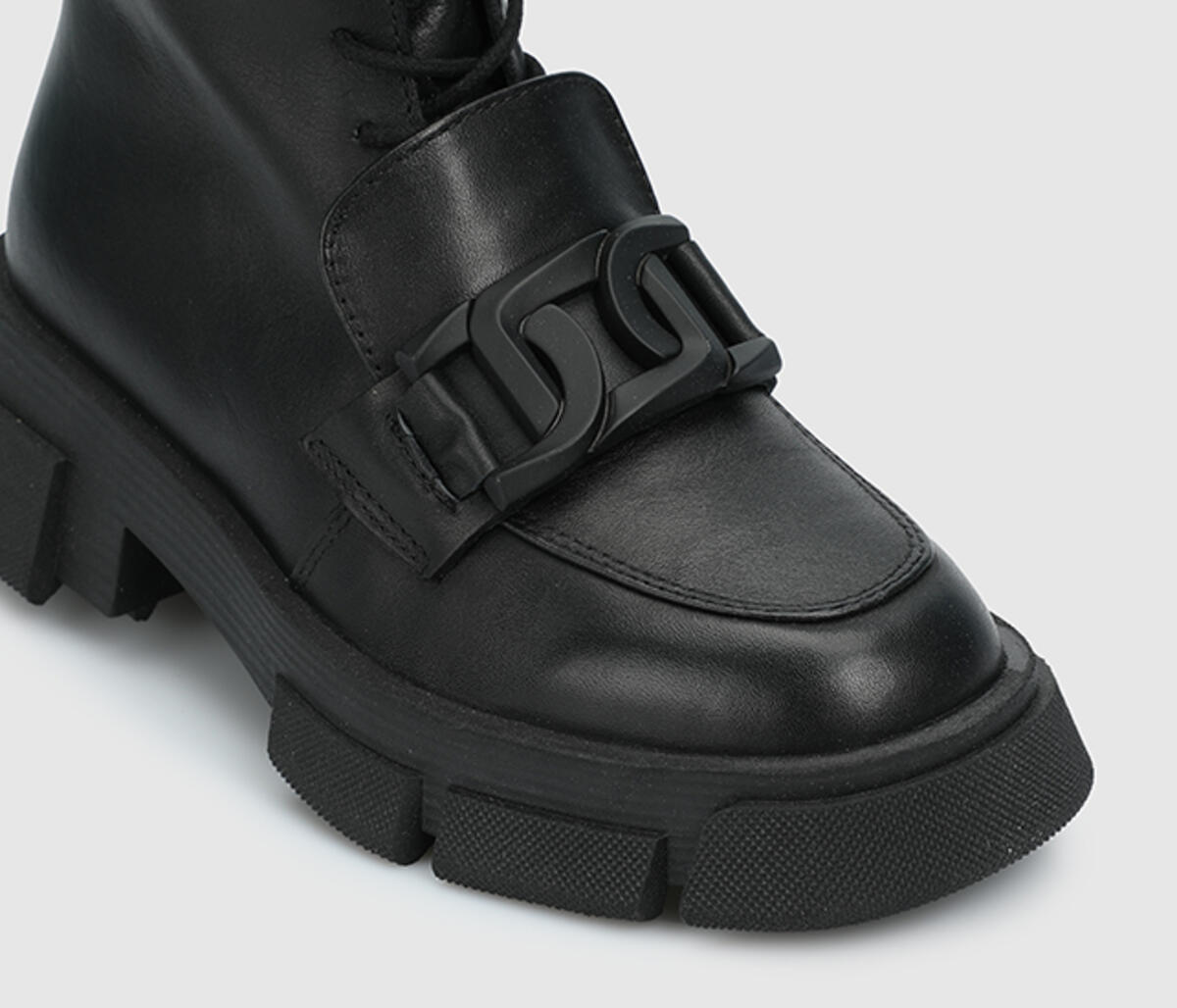 Siyah Deri Kadın Bot