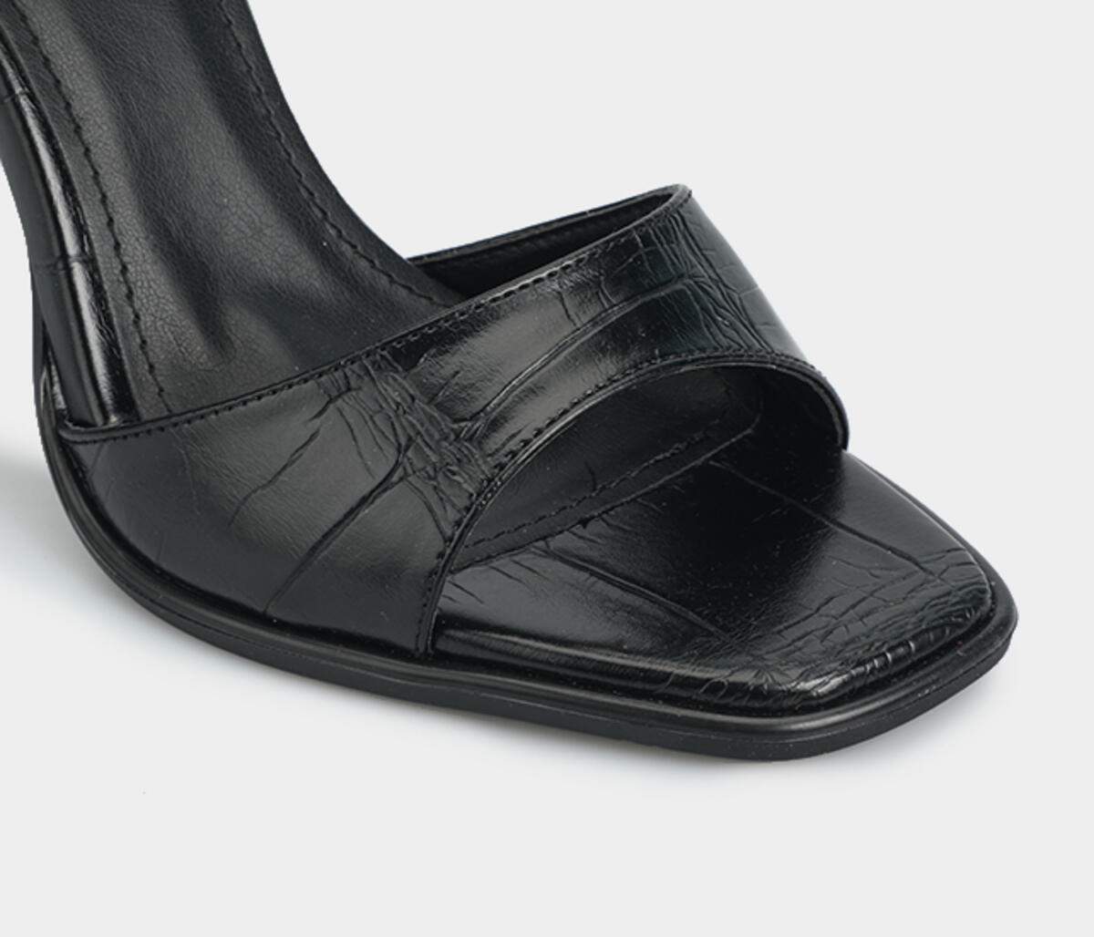 Siyah Kadın Topuklu Sandalet