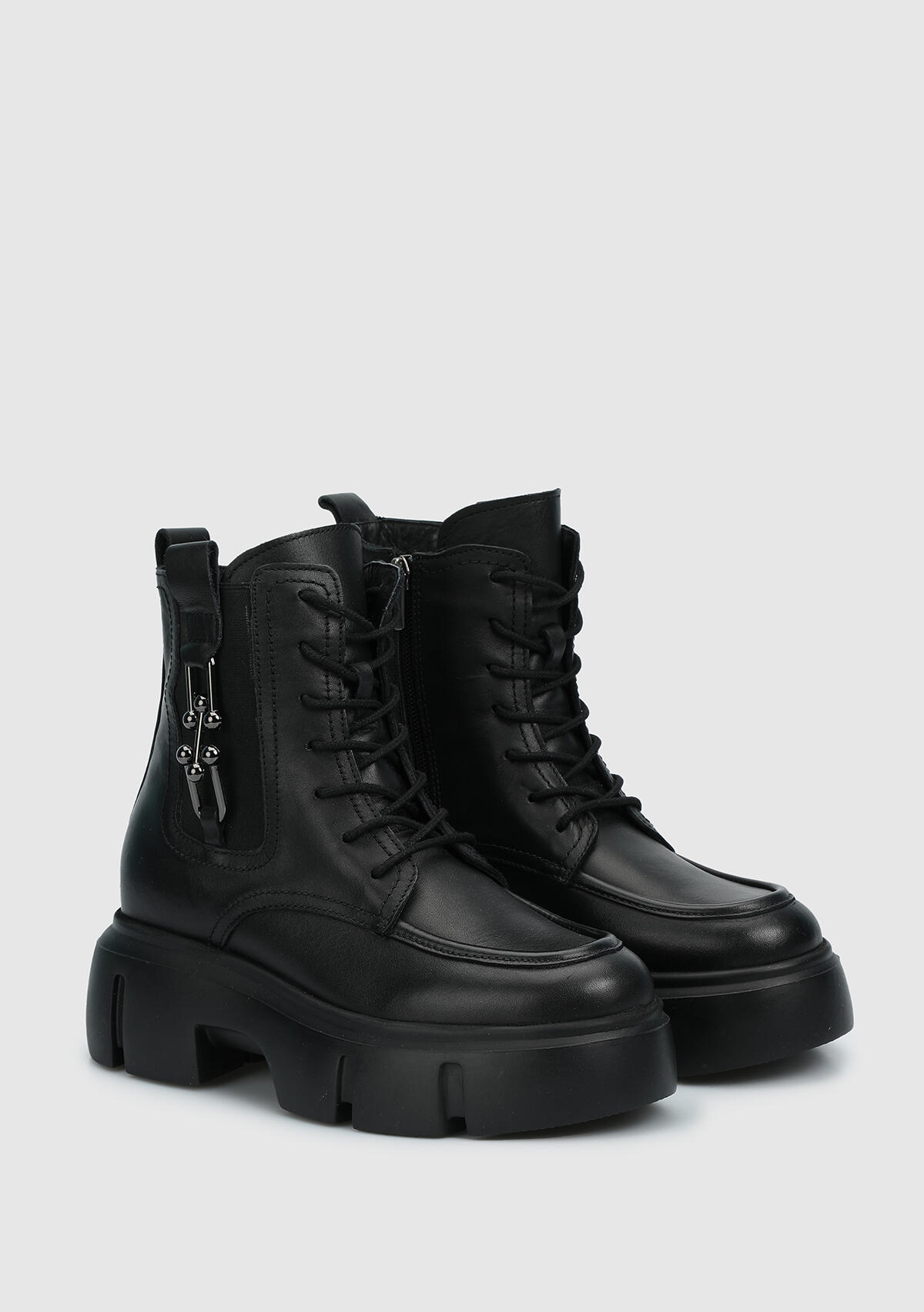 Siyah Deri Kadın Bot