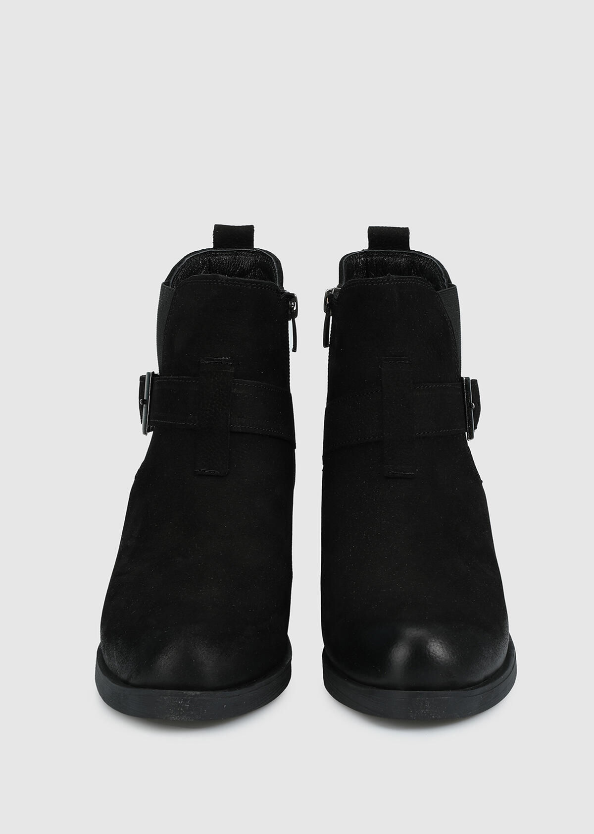 Siyah Deri Kadın Bot