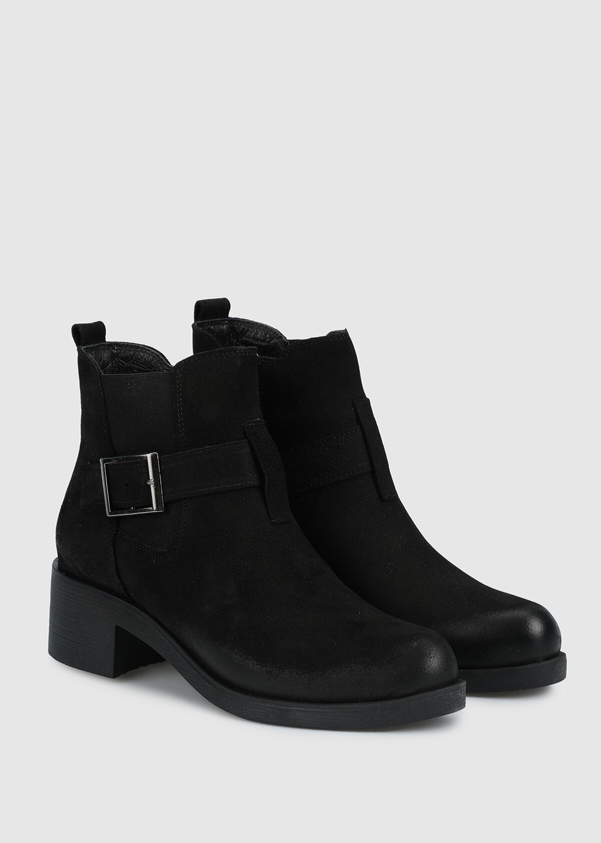 Siyah Deri Kadın Bot