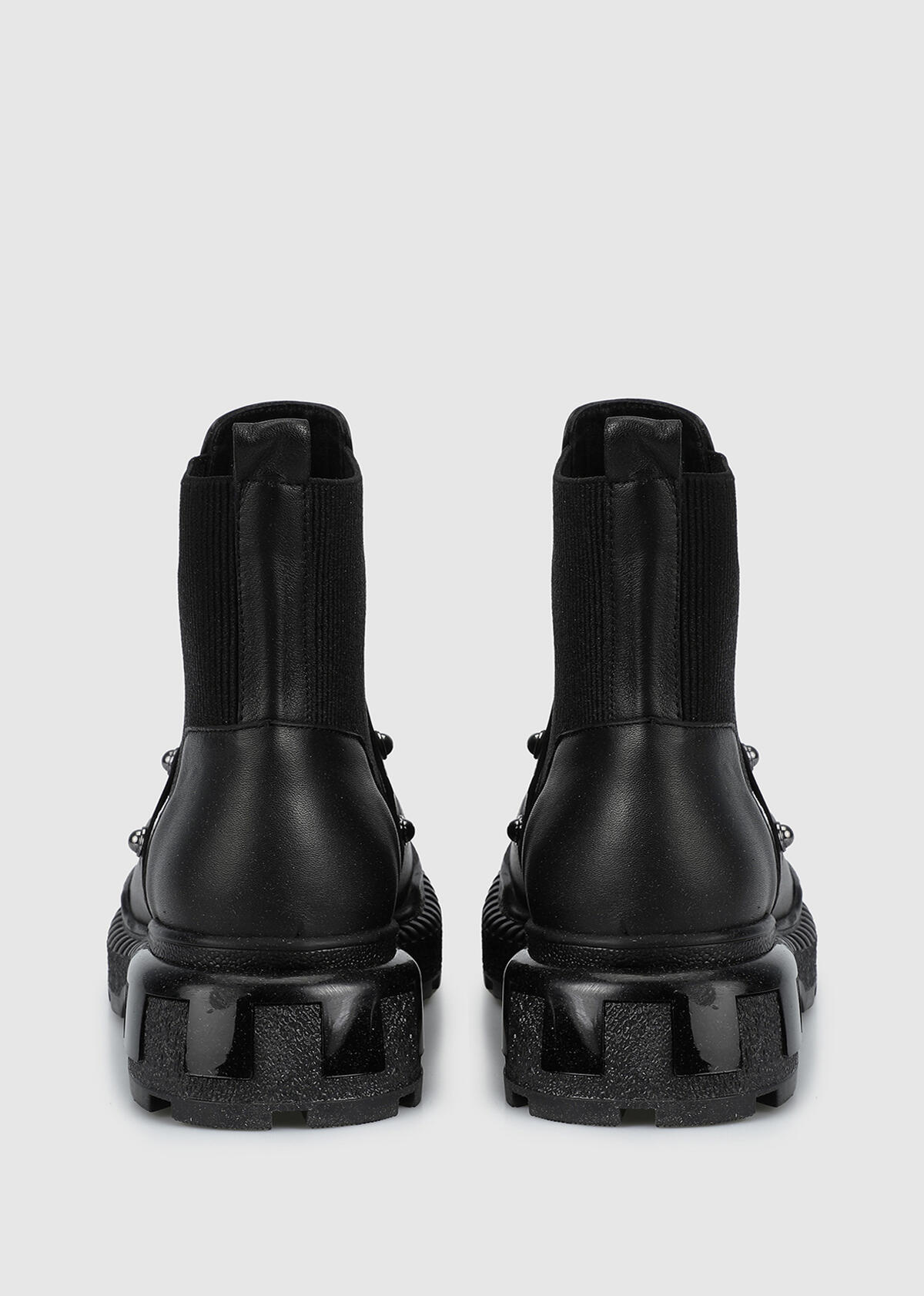 Siyah Deri Kadın Bot