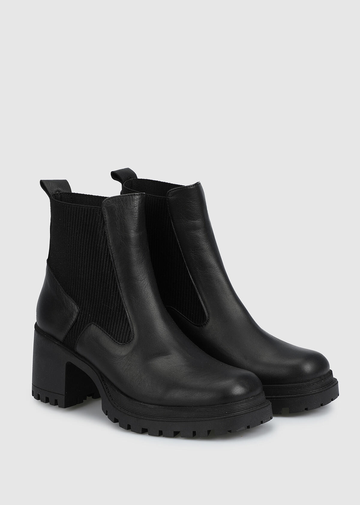 Siyah Deri Kadın Bot