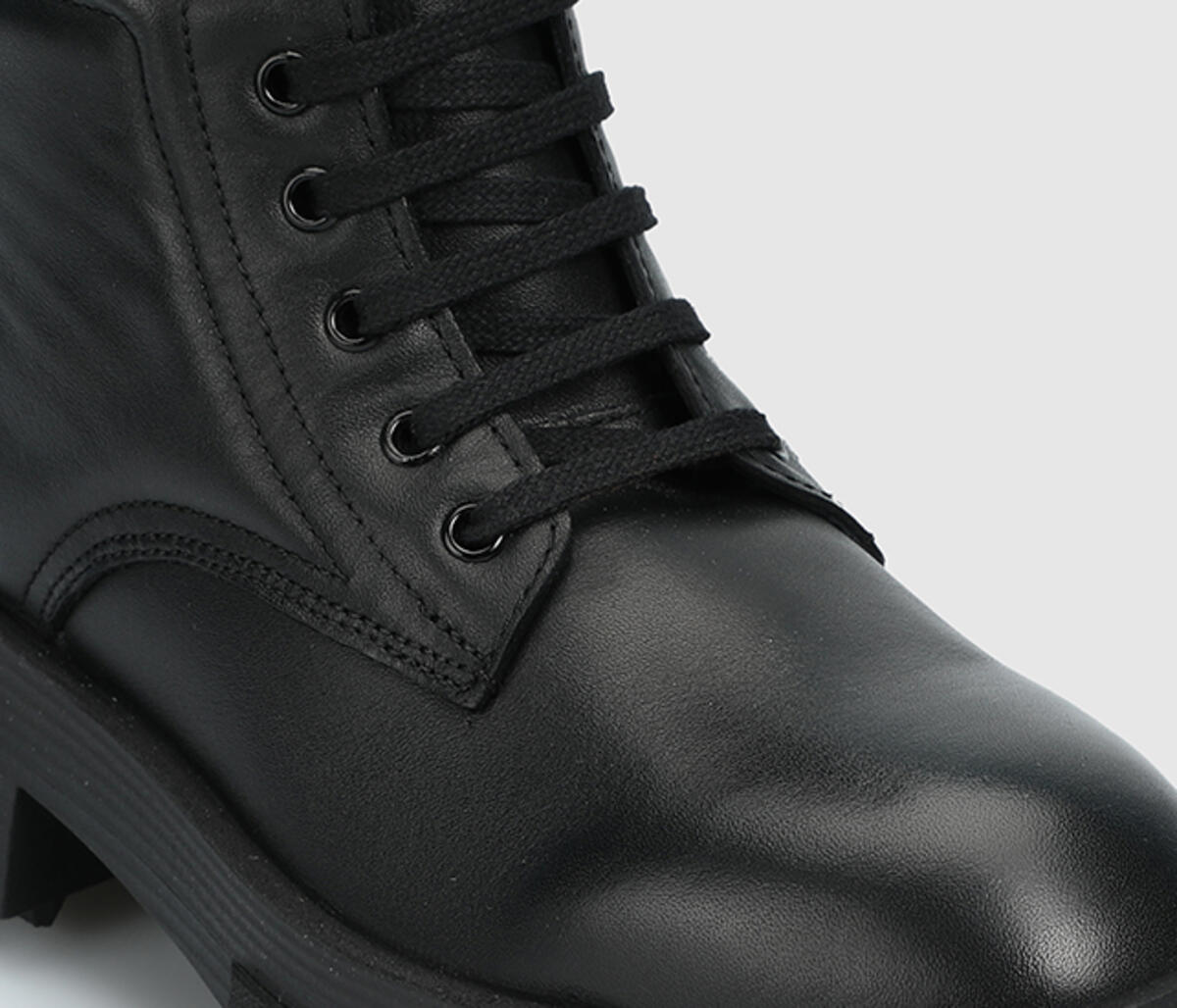 Siyah Deri Kadın Bot