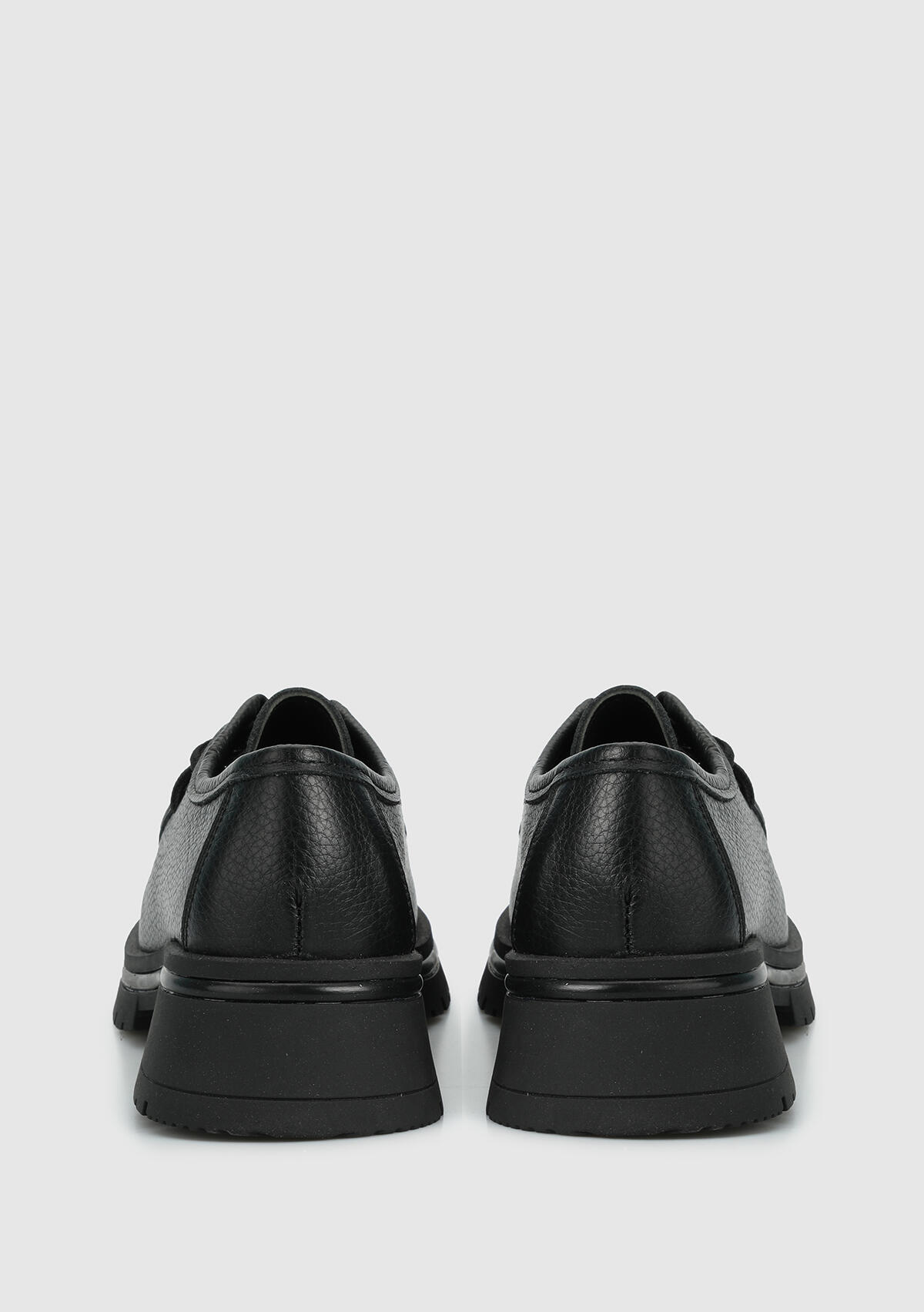 Siyah Deri Kadın Ayakkabı