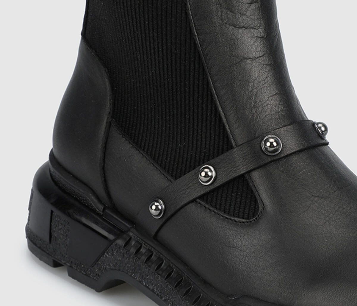 Siyah Deri Kadın Bot