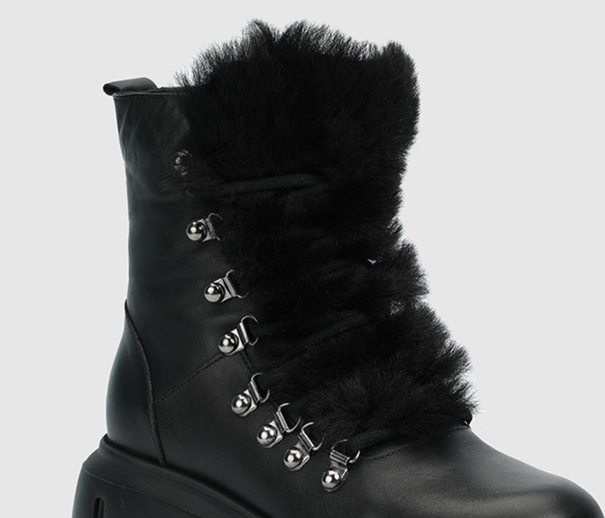 Siyah Deri Kadın Bot